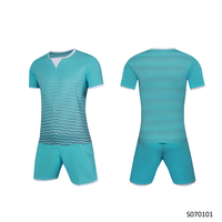Novo design de camisa de futebol masculina azul claro